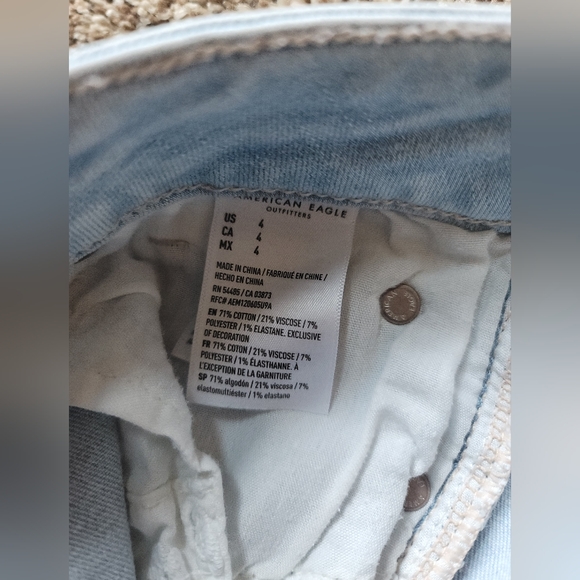2/$20 Shorts American Eagle Jean Shorts size 4 - Picture 6 of 9